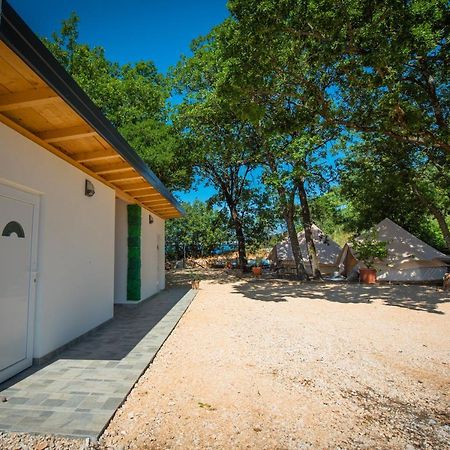 فندق Rock Oak Glamping 3 إيموتسكي المظهر الخارجي الصورة